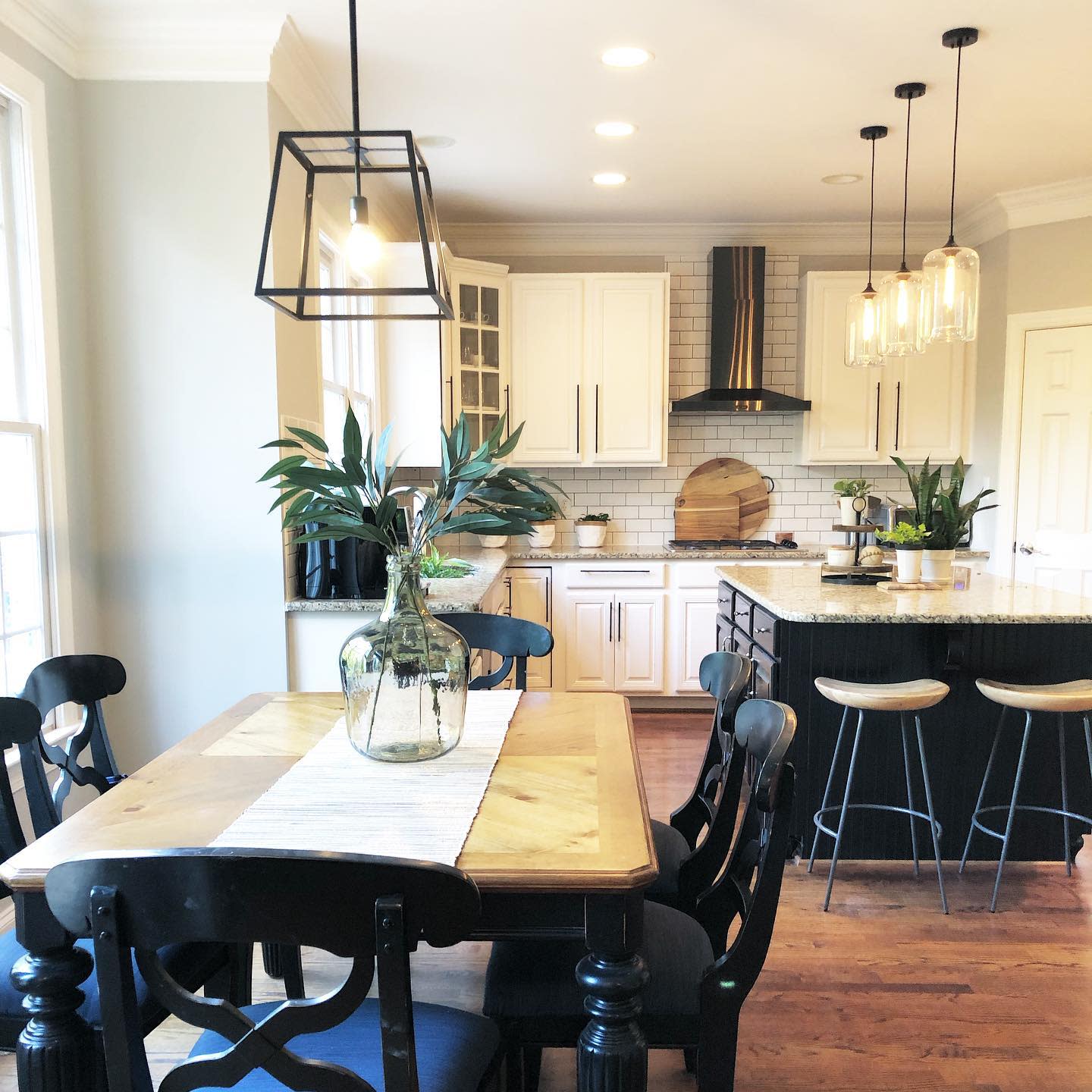 modern farmhouse kitchen dining room table leaves in vase